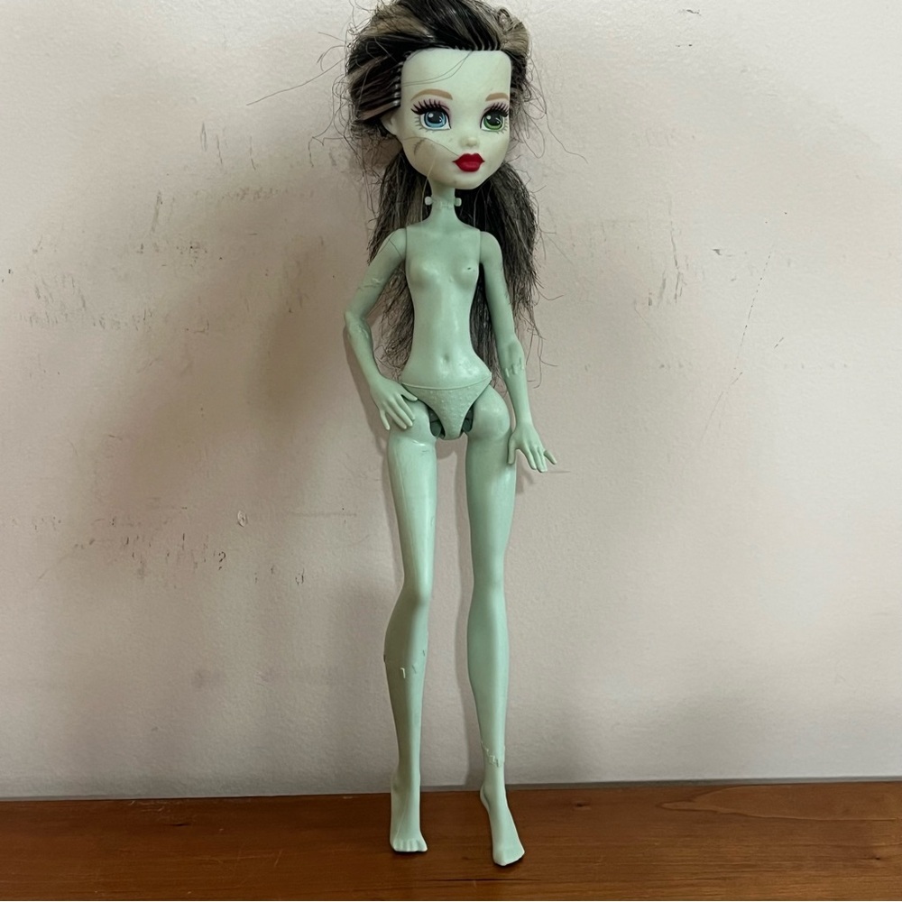 Monster High Frankie Stein Fashion Doll No Accessories Or Clothing 2008 Mattel‎
